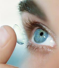 Lentilele de contact pot duce la orbire